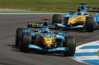 8 LOS DOS RENAULT PICS_RACE_7056.jpg