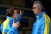 ALONSO Y BRIATORE DOMINGO EN AUSTRALIA.jpg