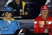 Alonso y Schumacher en Francia 2005.jpg