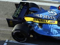 Alonso acelera al maximo.jpg