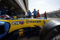 Alonso_coche_230405_3.jpg